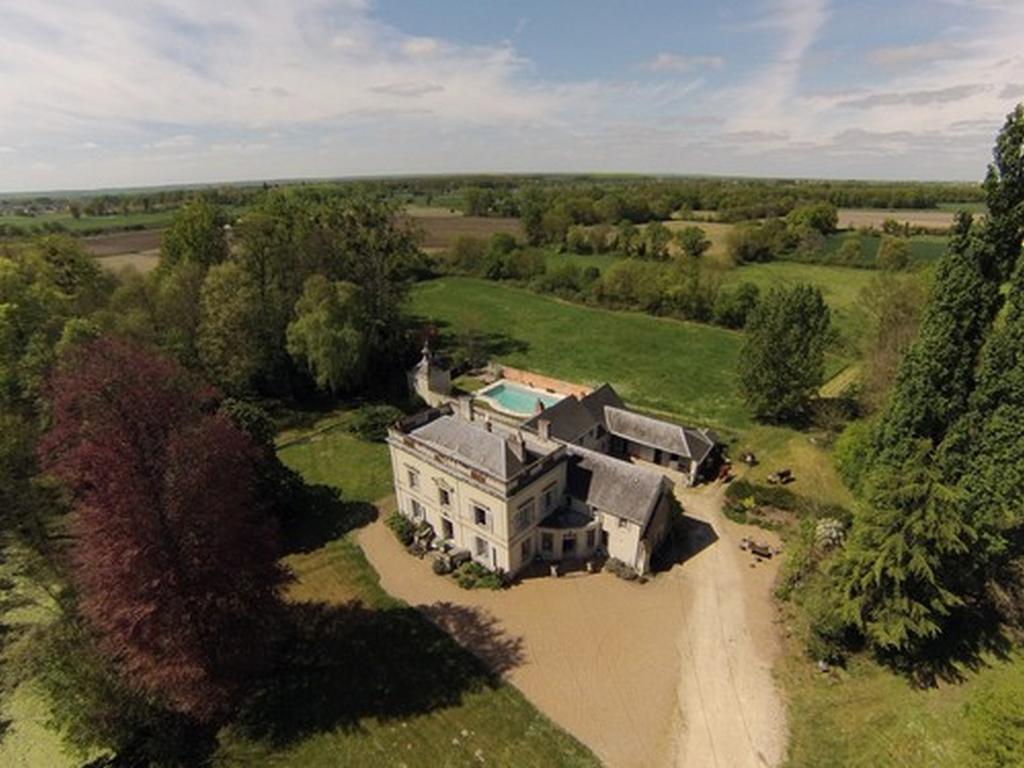 Bed and Breakfast Les Longchamps Neuillé Zewnętrze zdjęcie