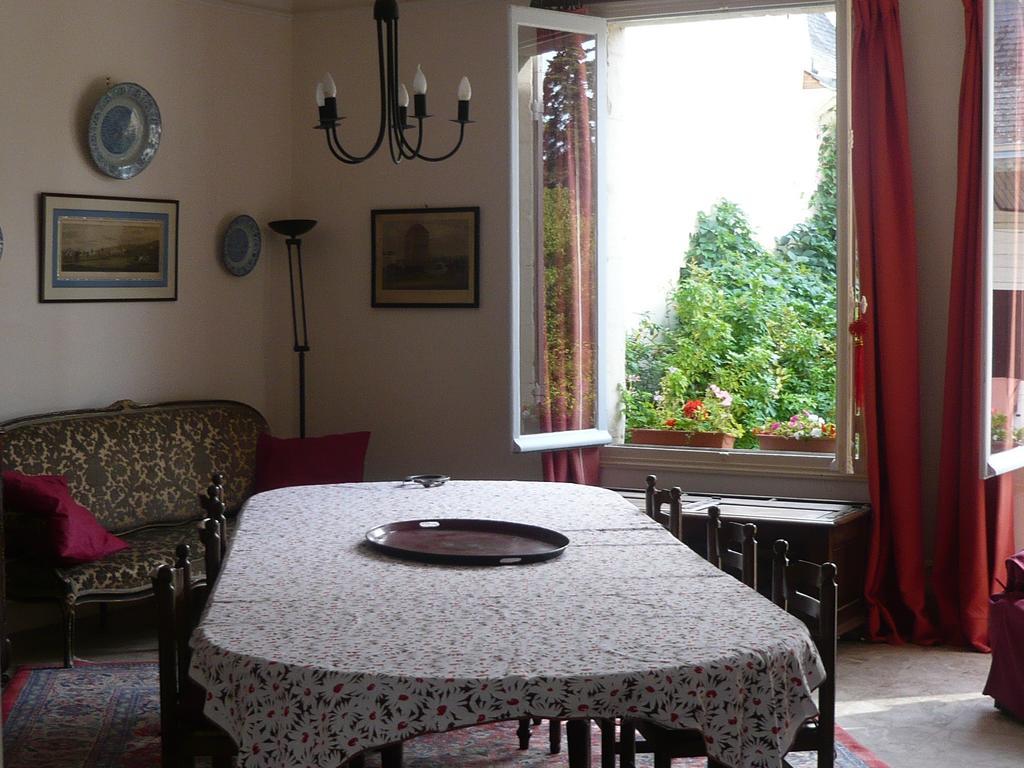 Bed and Breakfast Les Longchamps Neuillé Zewnętrze zdjęcie