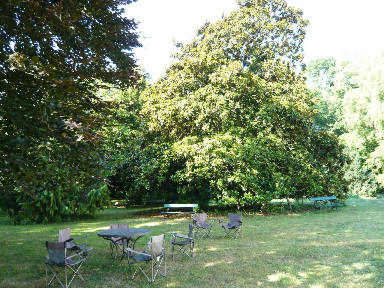 Bed and Breakfast Les Longchamps Neuillé Zewnętrze zdjęcie