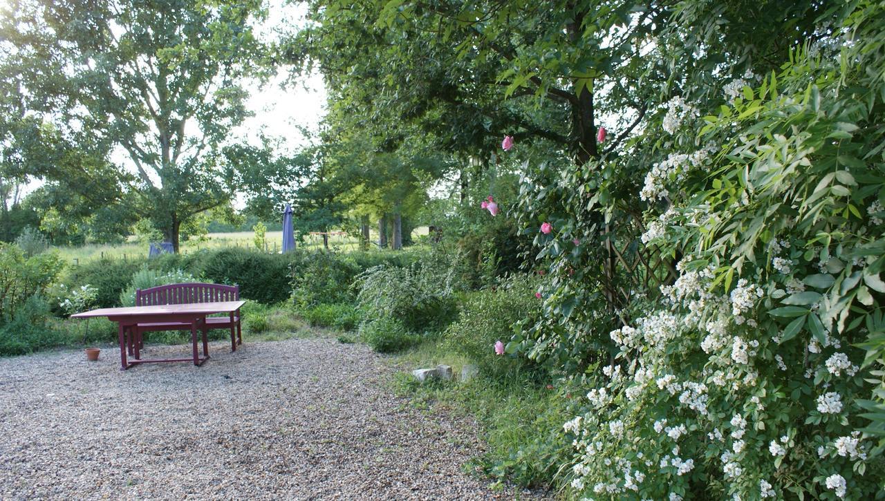 Bed and Breakfast Les Longchamps Neuillé Zewnętrze zdjęcie