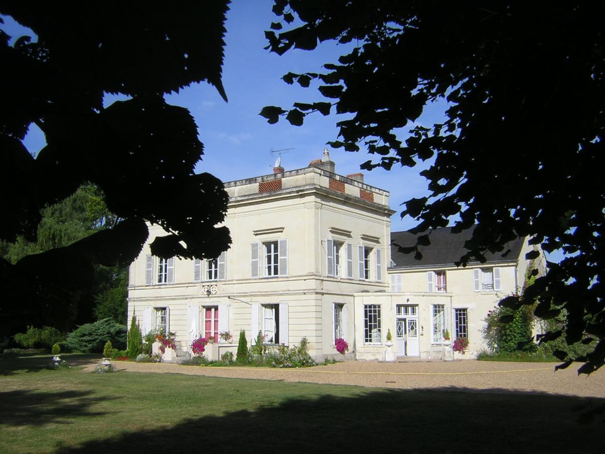 Bed and Breakfast Les Longchamps Neuillé Zewnętrze zdjęcie